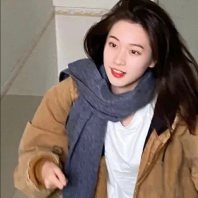 笼中女
